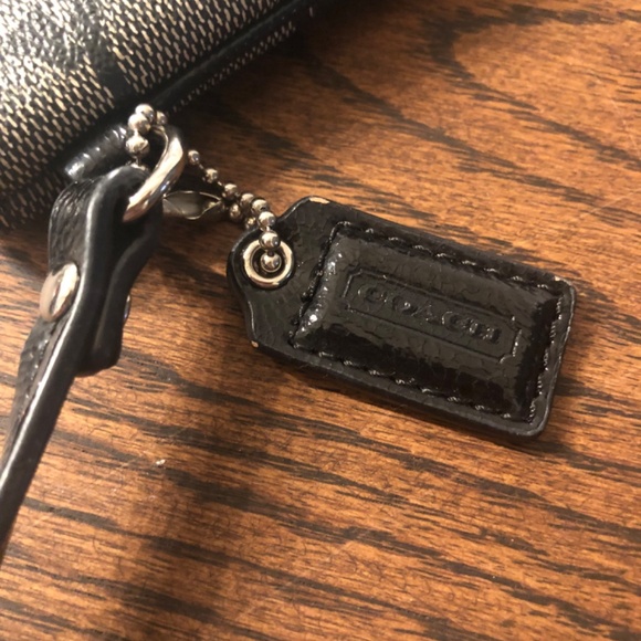 Coach Wristlet signature canvas and leather wallet bag - Picture 4 of 4